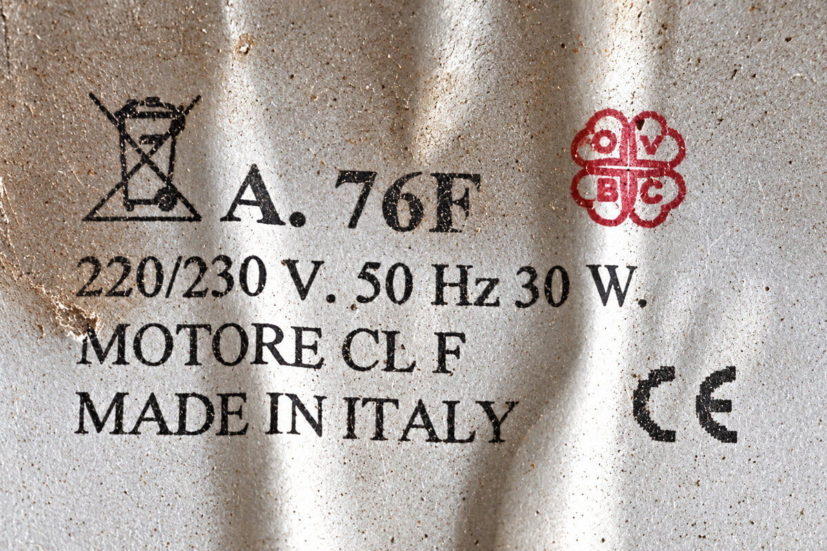 Targhetta del motorino OVBC 76F da 30 W, riferimento fotografico 03 per la variante ingranaggi con perno da 8 mm